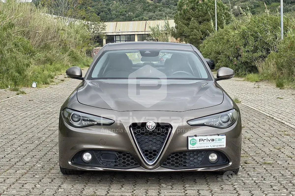 Second-hand Alfa Romeo Giulia Super 150 CP (110 kW) 2017 Gri Berlinǎ