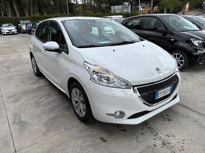 Usata Peugeot 208 82 CV (60 kW) 2014 Bianco Utilitaria