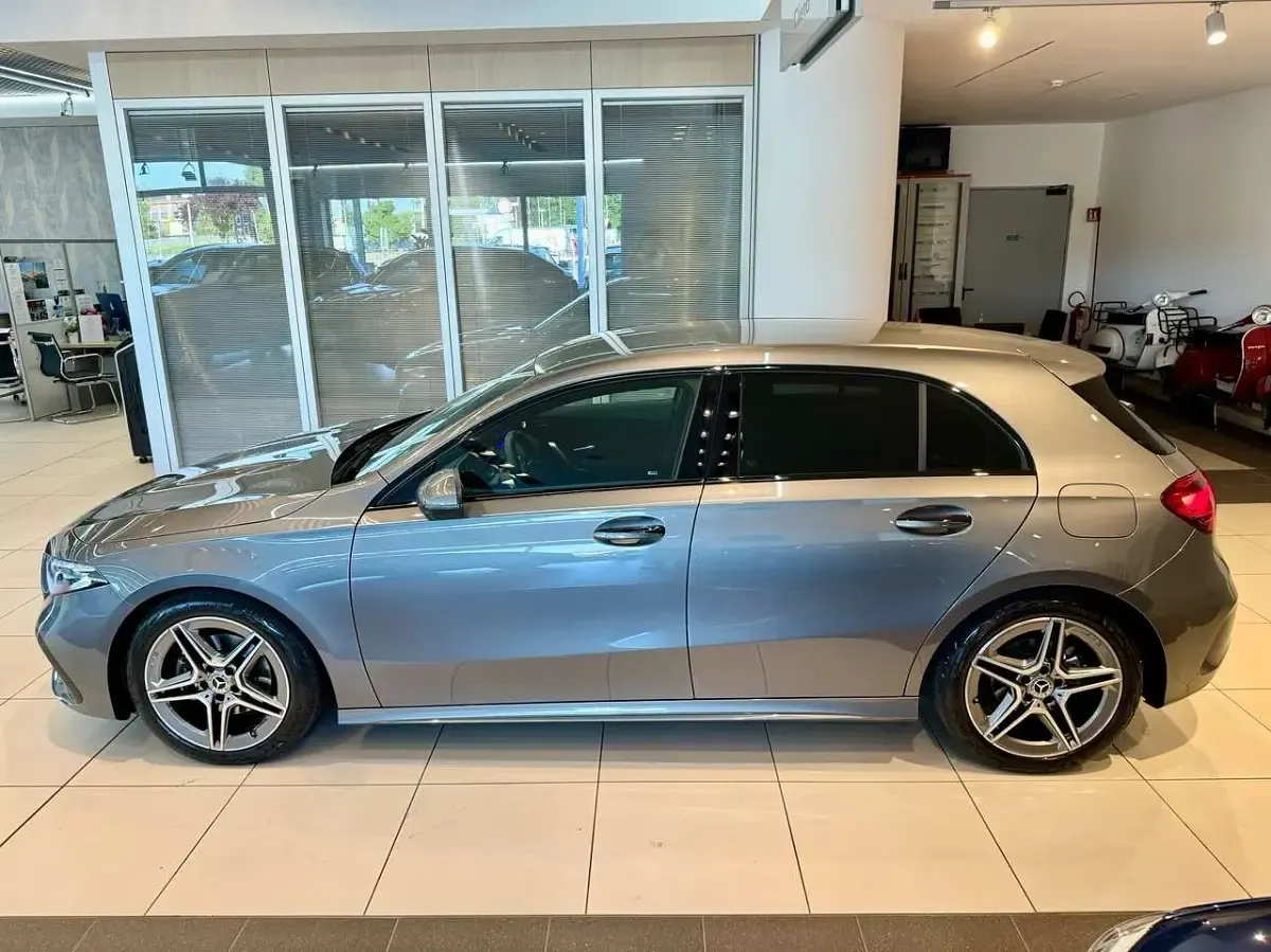 Usata Mercedes A180 AMG Line Premium Plus 116 CV (85 kW) 2024 Other Berlina