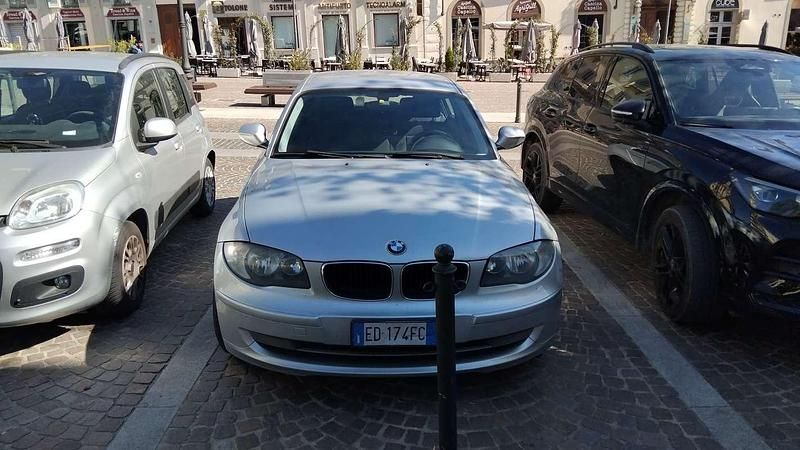 Usata BMW 118 Efficient Dynamics 143 CV (105 kW) 2010 Argento Utilitaria