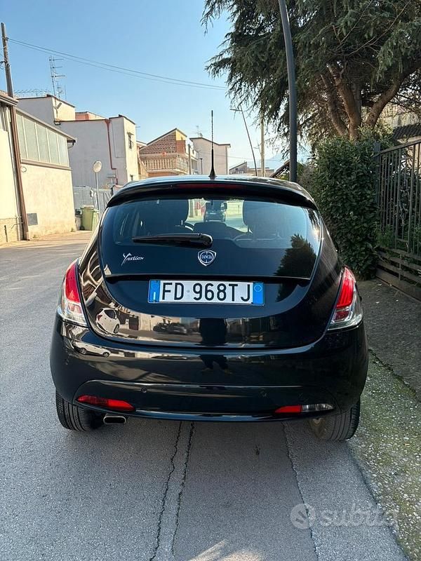 Usata Lancia Ypsilon 69 CV (50 kW) 2016 Utilitaria