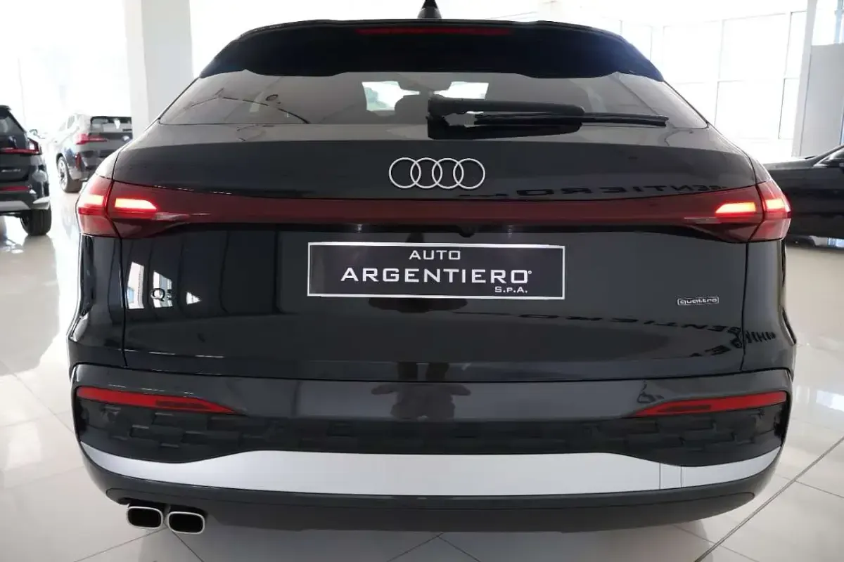 Usata Audi Q5 Advanced 204 CV (150 kW) 2025 Nero mito met SUV