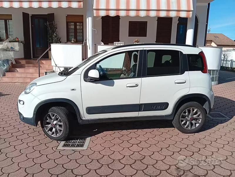 Usata Fiat Panda 4x4 85 CV (62 kW) 2019 Bianco Utilitaria