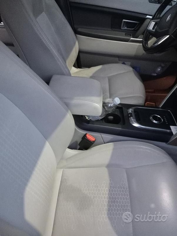 Usata Land Rover Discovery Sport SE 150 CV (110 kW) 2018 Grigio SUV
