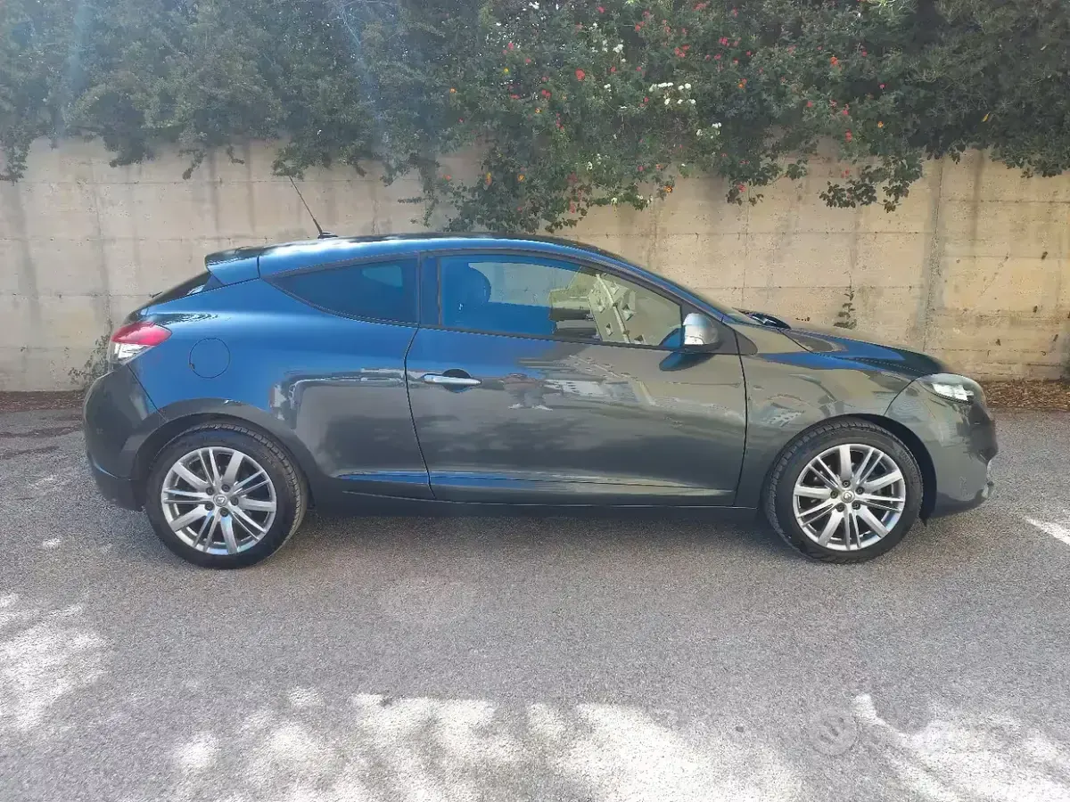 Usata Renault Mégane Coupé 110 CV (80 kW) 2013 Grigio Coupé