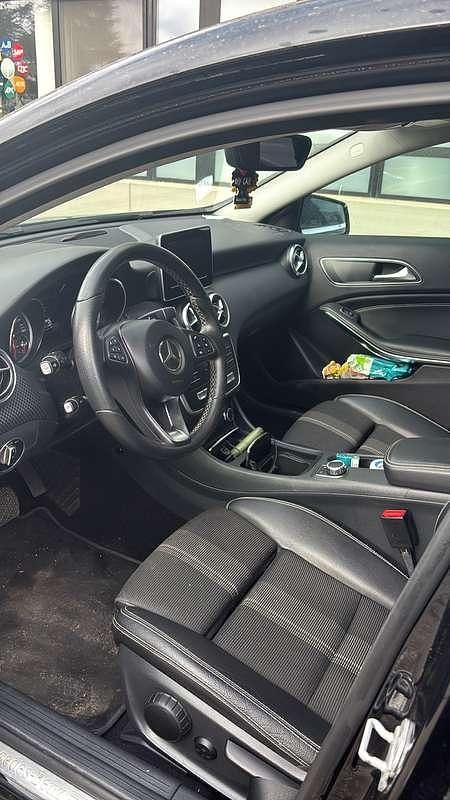 Usata Mercedes A180 109 CV (80 kW) 2018 Nero Berlina