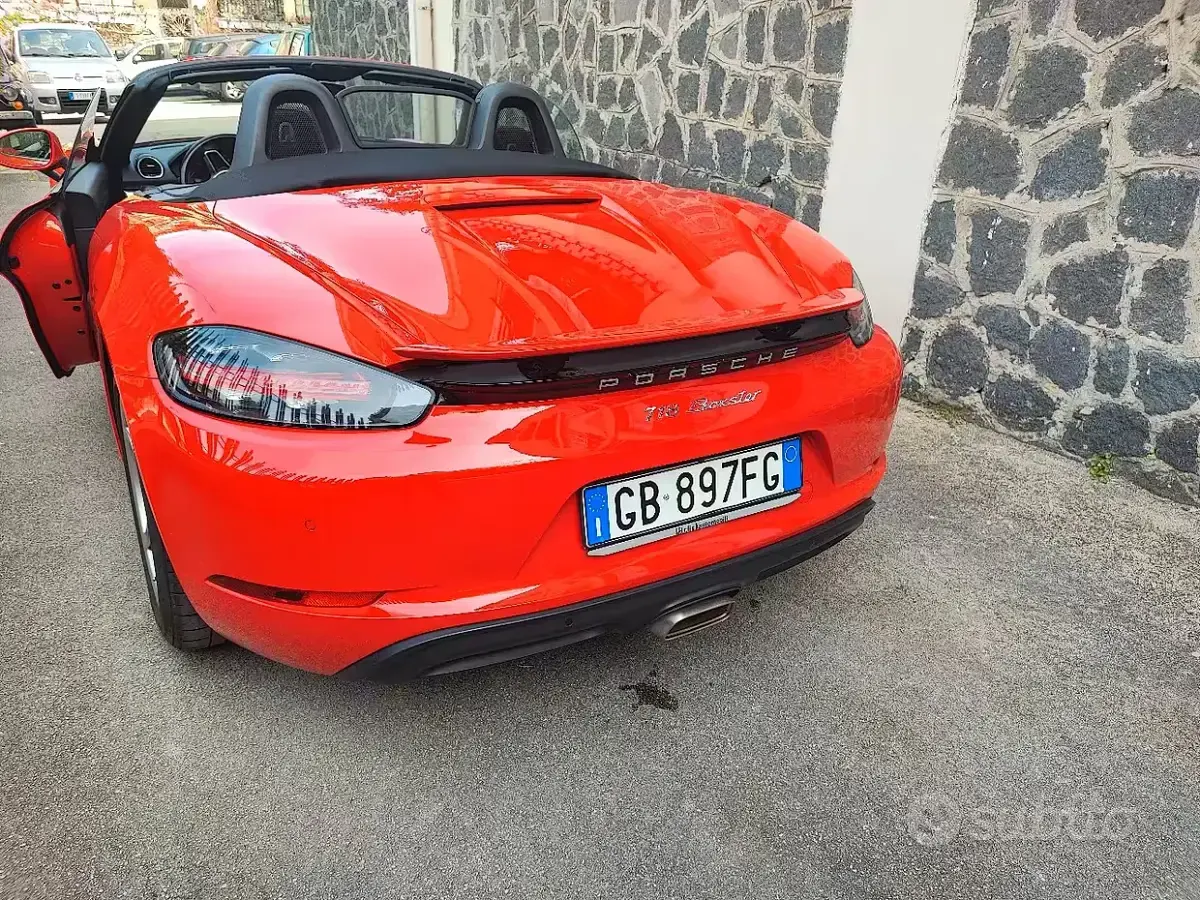 Usata Porsche 718 300 CV (220 kW) 2020 Rosso Cabrio
