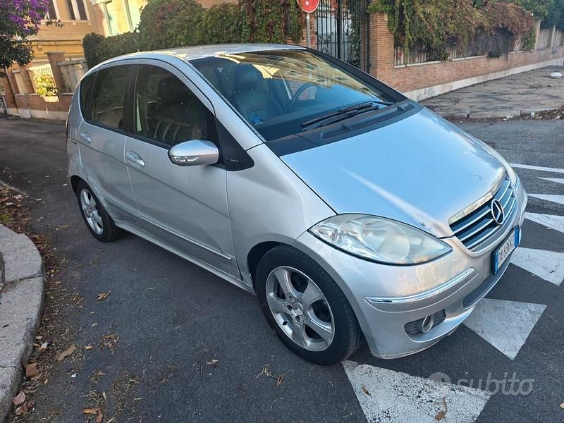 Usata Mercedes 200 Avantgarde 140 CV (102 kW) 2006 Grigio Berlina