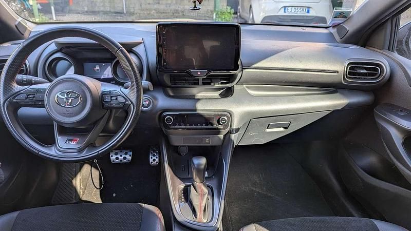 Usata Toyota Yaris Hybrid Sport 92 CV (67 kW) 2023 Berlina