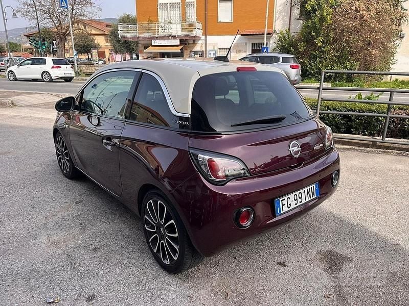 Usata Opel Adam Rocks Rocks 70 CV (51 kW) 2017 Rosso Utilitaria