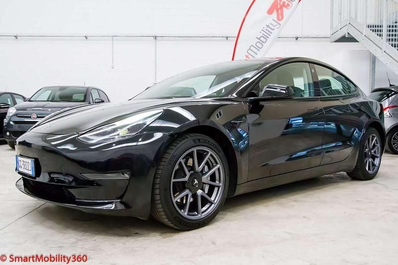 Nero Usata 2021 Tesla Model 3 Berlina | 27.500 € (Buon prezzo) - Immagine 1/4