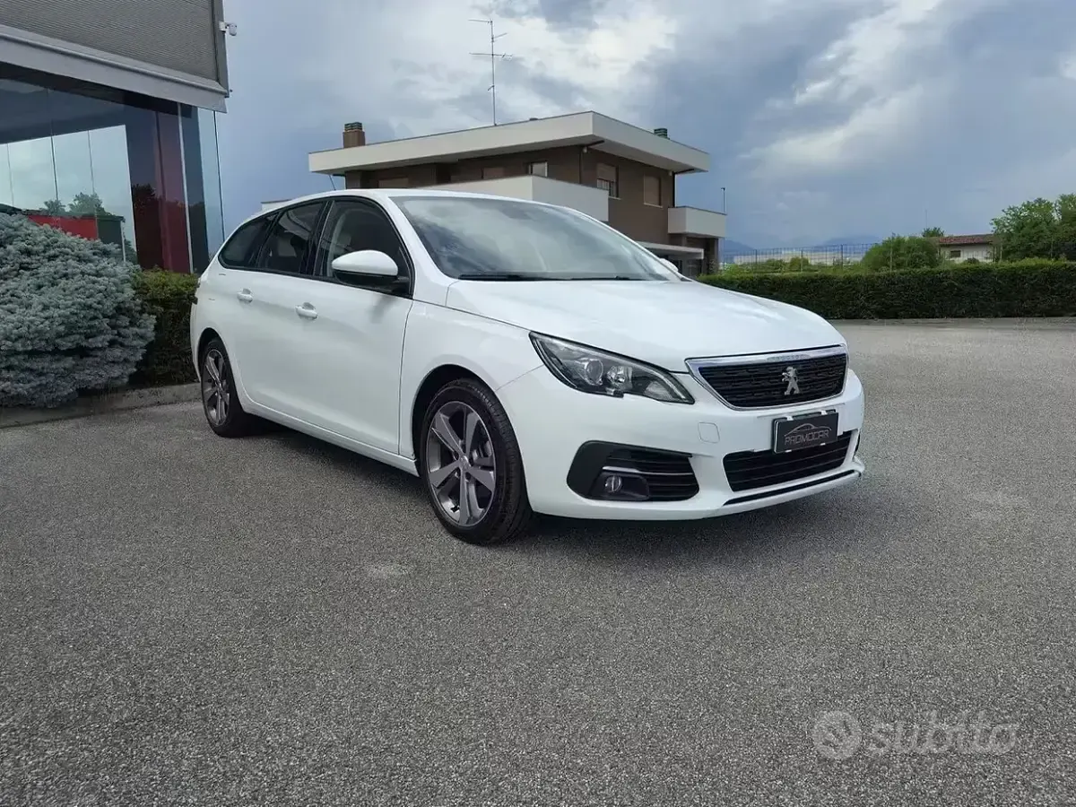 Usata Peugeot 308 SW Active 131 CV (96 kW) 2020 Bianco Station wagon
