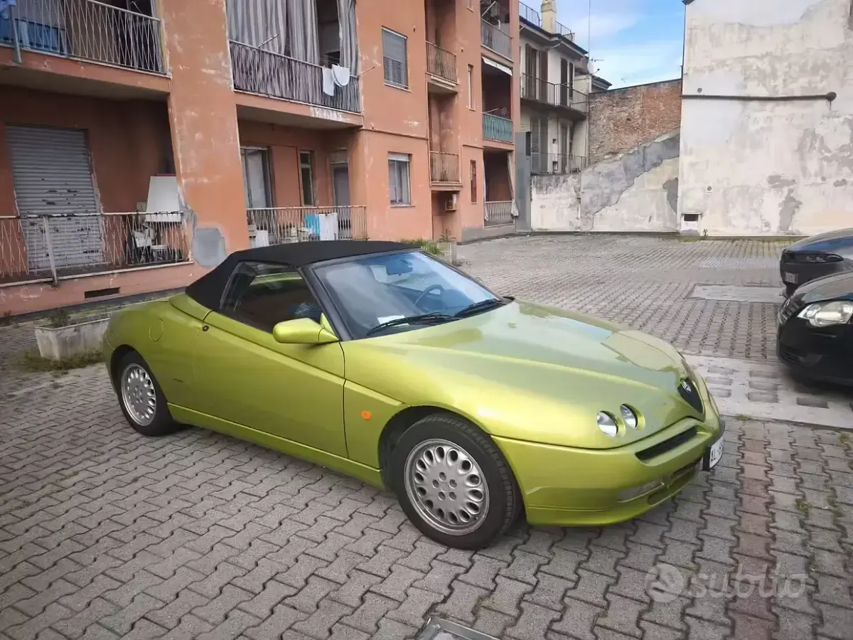 Usata Alfa Romeo Spider 150 CV (110 kW) 1996 Verde Cabrio