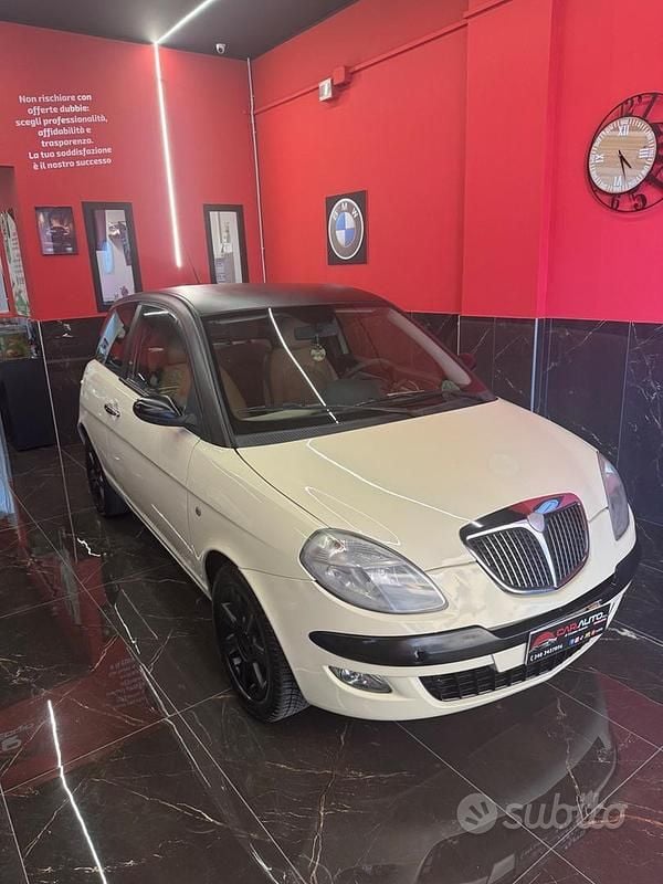 Usata Lancia Ypsilon 75 CV (55 kW) 2007 Beige Utilitaria