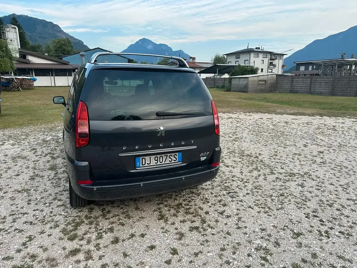 Usata Peugeot 807 136 CV (100 kW) 2007 Grigio Monovolume