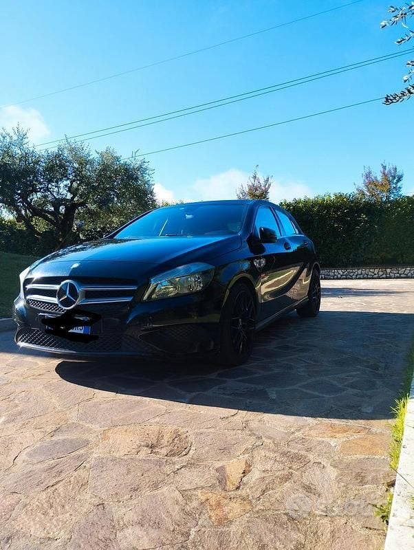 Nero Usata 2013 Mercedes A180 Tre volumi | 10.500 € - Immagine 1/3
