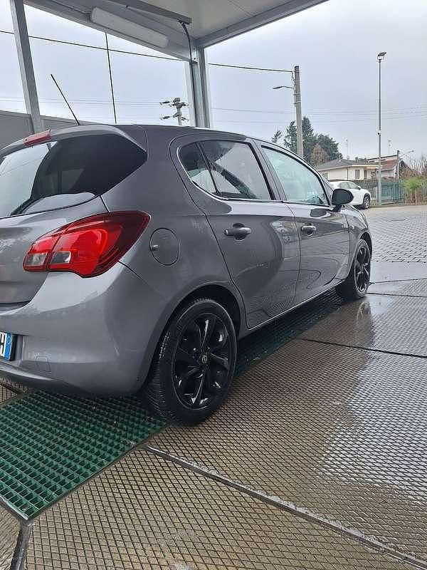 Usata Opel Corsa 90 CV (66 kW) 2016 Berlina