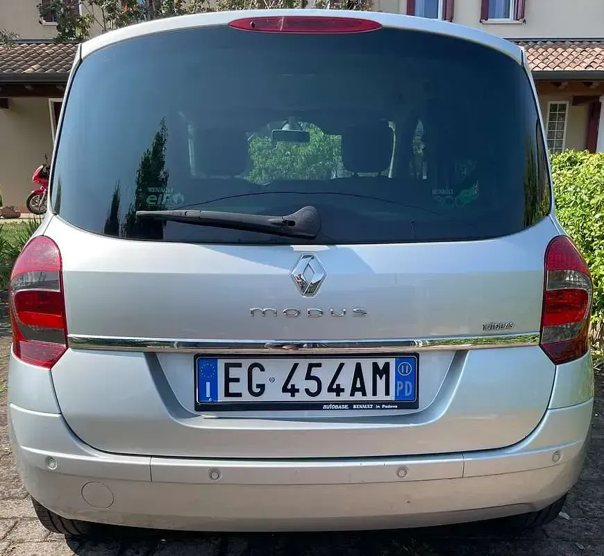 Usata Renault Grand Modus 75 CV (55 kW) 2011 Grigio Monovolume