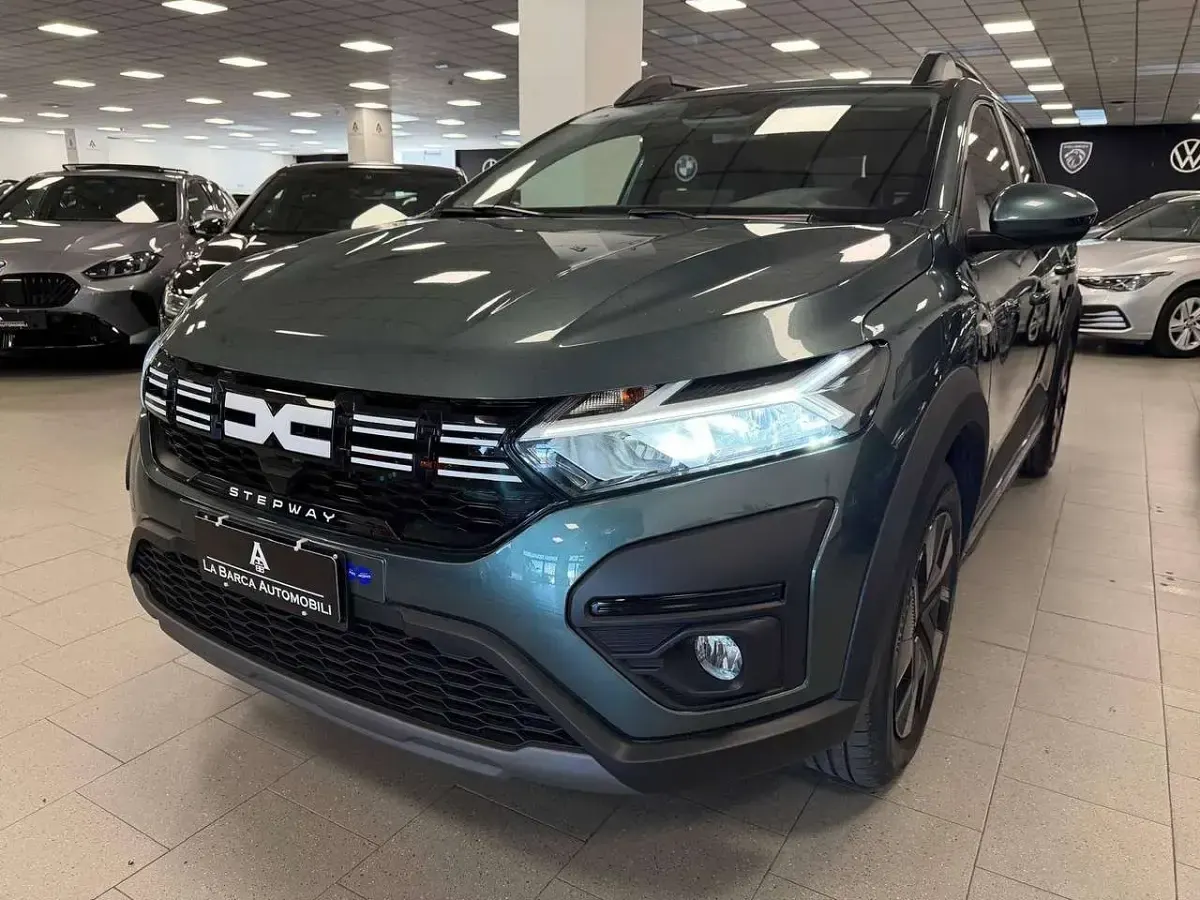 Usata Dacia Sandero Expression 101 CV (74 kW) 2025 Verde Berlina