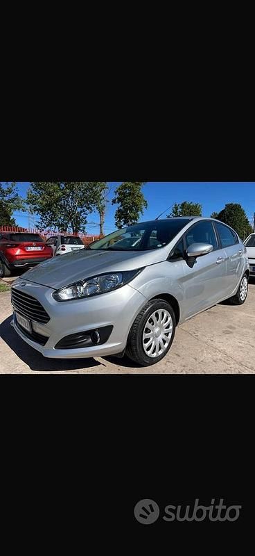 Gebraucht Ford Fiesta 75 PS (55 kW) 2016 Grau Kleinwagen