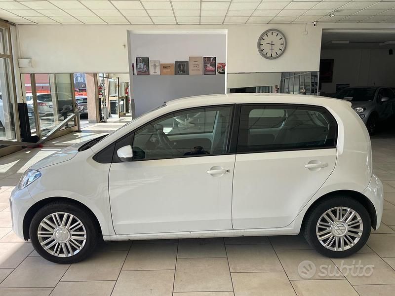 Usata VW up! Move 65 CV (47 kW) 2022 Bianco Utilitaria