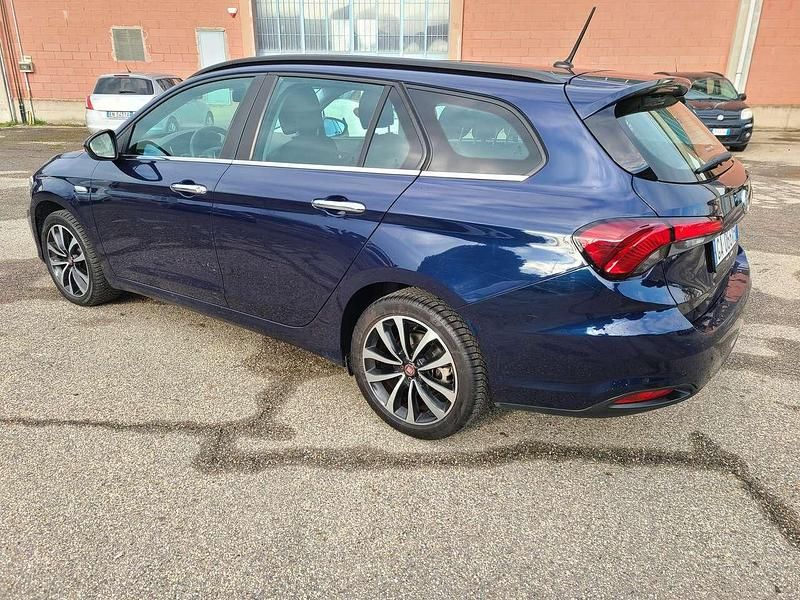 Usata Fiat Tipo 120 CV (88 kW) 2020 Blu/azzurro Station wagon