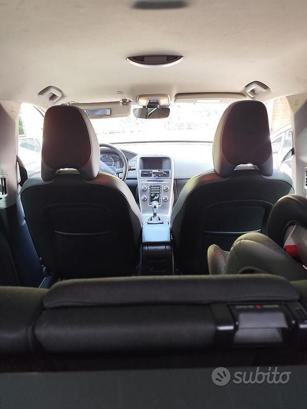 Usata Volvo XC60 163 CV (119 kW) 2016 Bianco SUV