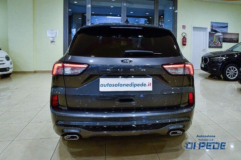 Usata Ford Kuga ST-Line 120 CV (88 kW) 2024 Grigio scuro SUV