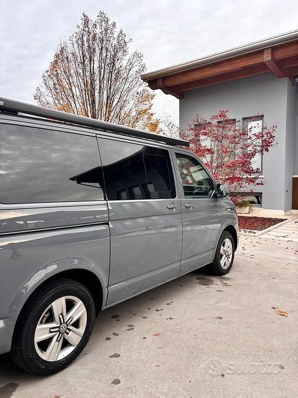 Occasion VW Caravelle 150 PK (110 kW) 2022 Grijs Van