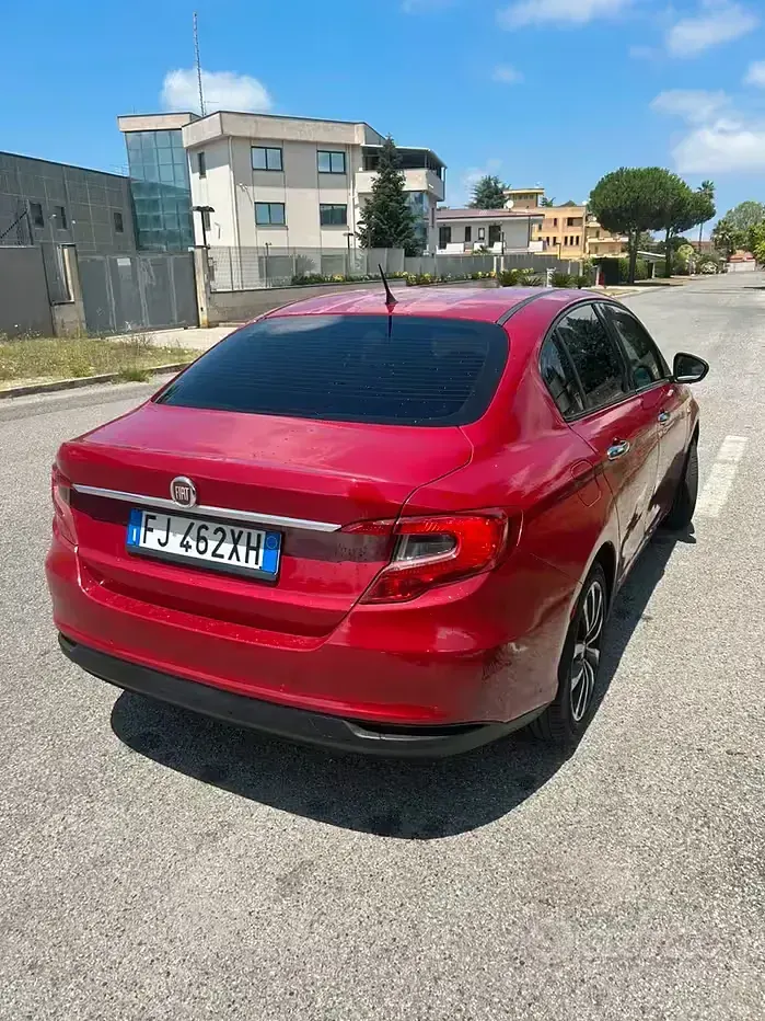 Usata Fiat Tipo 120 CV (88 kW) 2017 Rosso Berlina