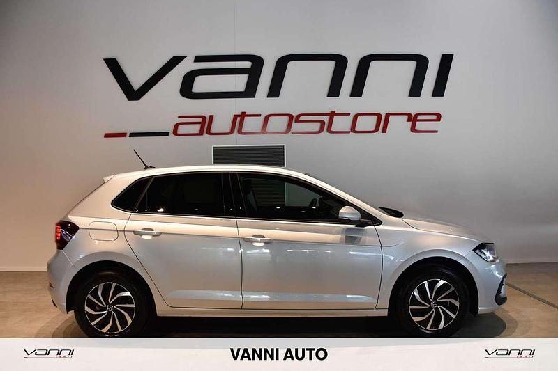 Usata VW Polo Life 80 CV (58 kW) 2023 Argento Utilitaria