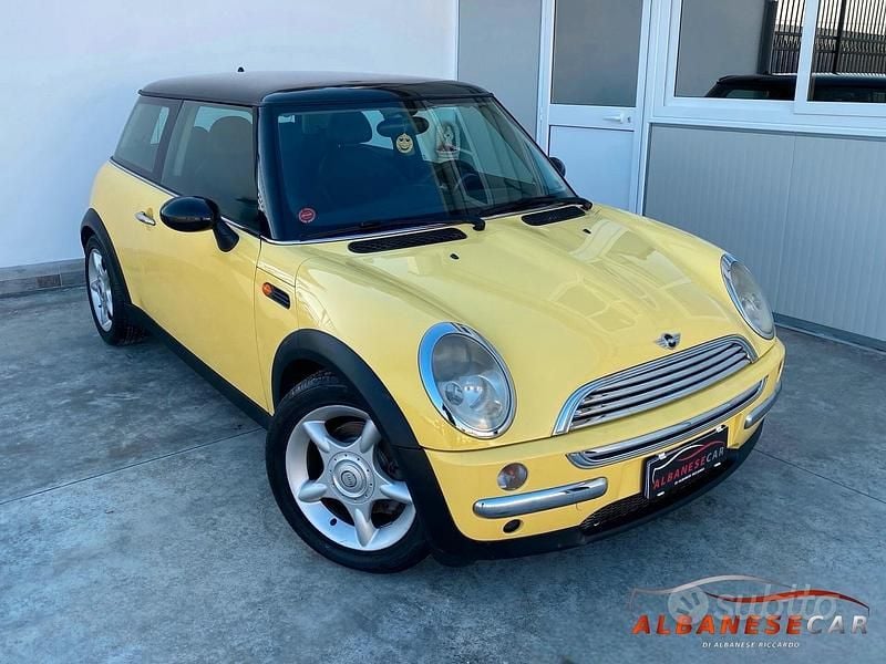 Usata Mini Cooper 116 CV (85 kW) 2002 Giallo Utilitaria