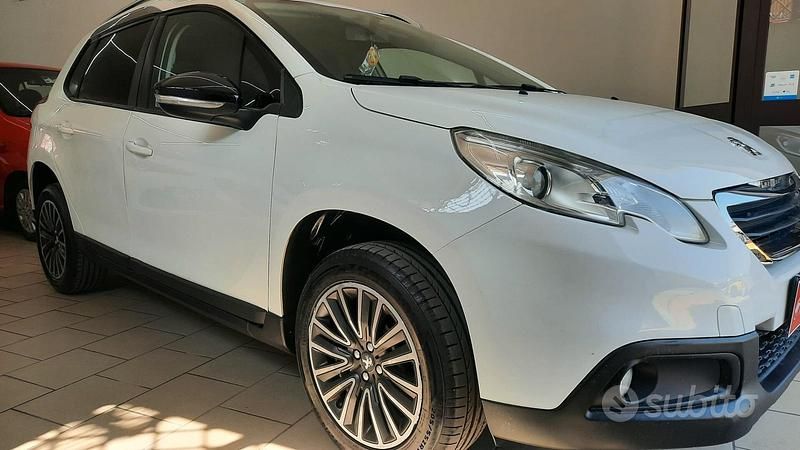 Usata Peugeot 2008 Allure 92 CV (67 kW) 2014 Bianco SUV