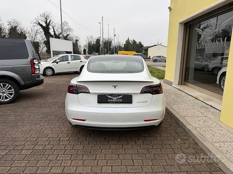 Usata Tesla Model 3 Performance 155 kW (211 CV) 2023 Bianco Berlina