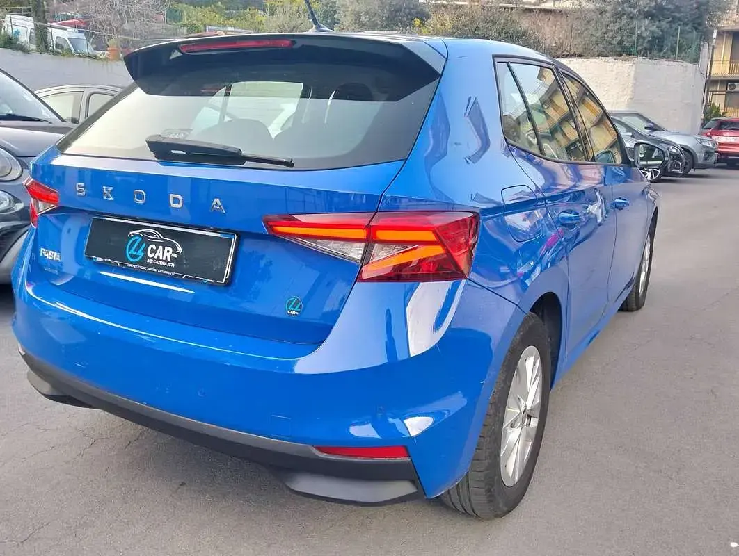 Usata Skoda Fabia Selection 80 CV (58 kW) 2024 Blu/azzurro Utilitaria
