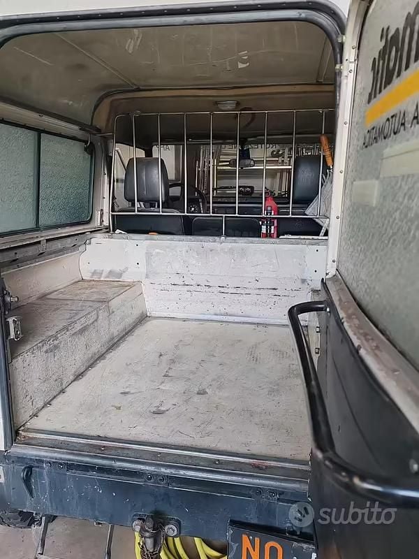 Usata Land Rover Defender 1985 Bianco SUV