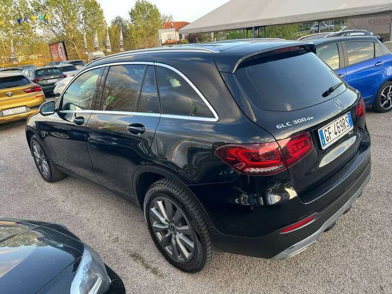 Usata Mercedes GLC300e Business 194 CV (142 kW) 2021 Nero SUV