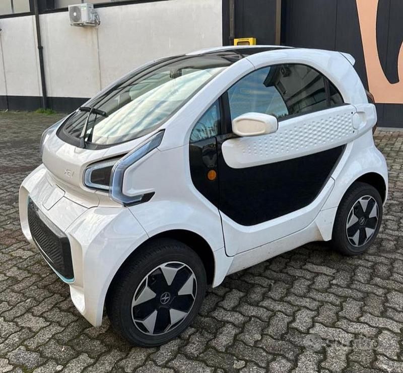 Usata XEV Yoyo 7 kW (10 CV) 2023 Bianco Utilitaria