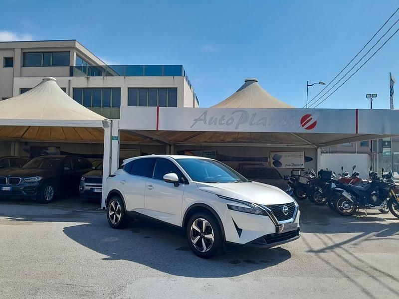 Usata Nissan Qashqai N-Connecta 140 CV (102 kW) 2022 Bianco SUV