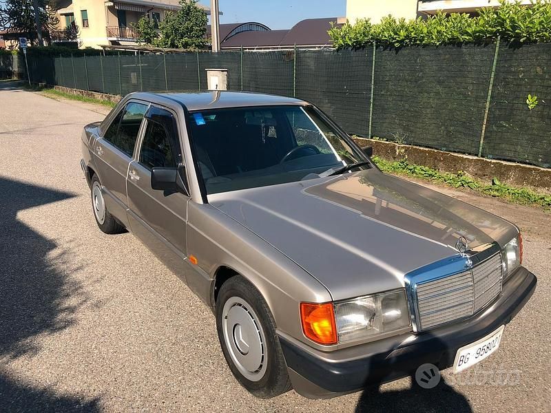 Usata Mercedes 190 90 CV (66 kW) 1988 Berlina