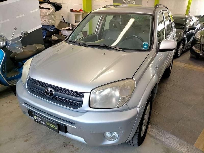Usata Toyota RAV4 Sol 150 CV (110 kW) 2005 Argento SUV