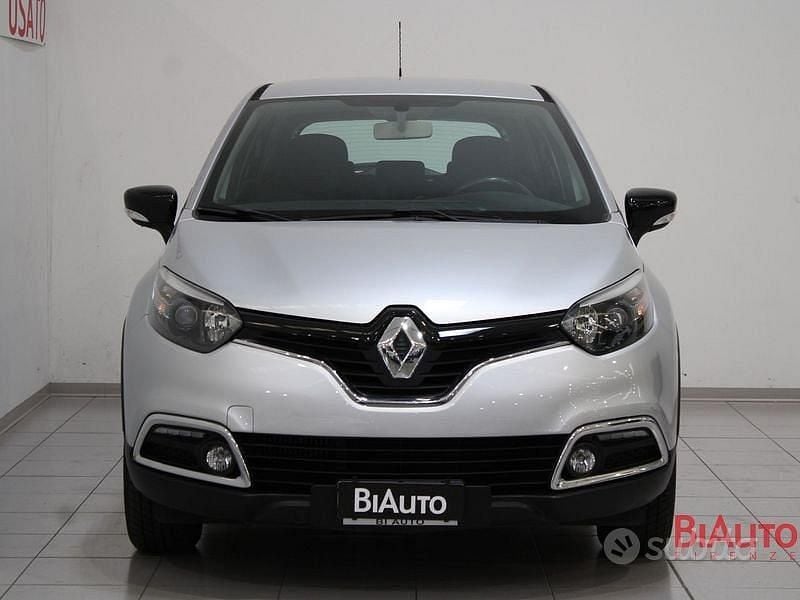 Usata Renault Captur Intens 89 CV (65 kW) 2016 Grigio SUV