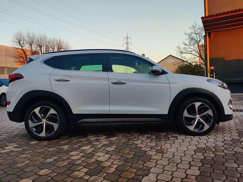 Usata Hyundai Tucson Xpossible 141 CV (103 kW) 2017 Bianco SUV