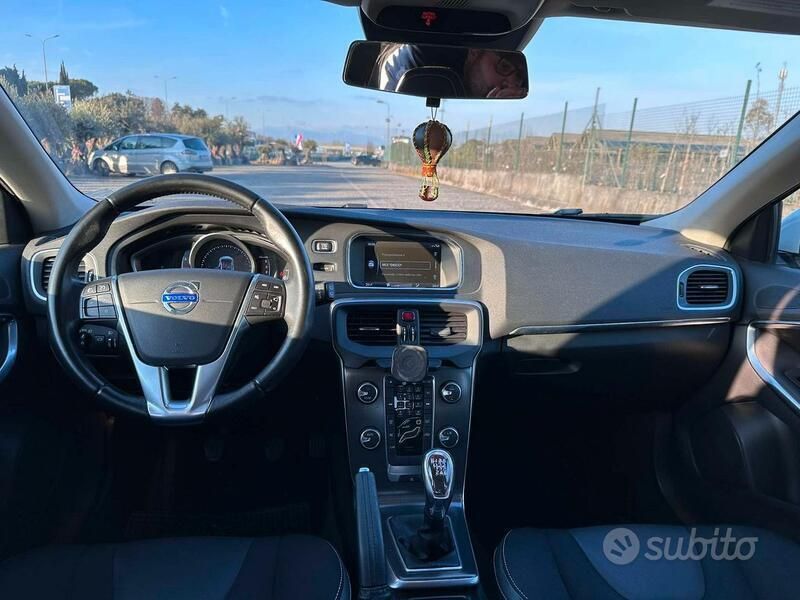 Usata Volvo V40 Momentum 115 CV (84 kW) 2013 Bianco Station wagon