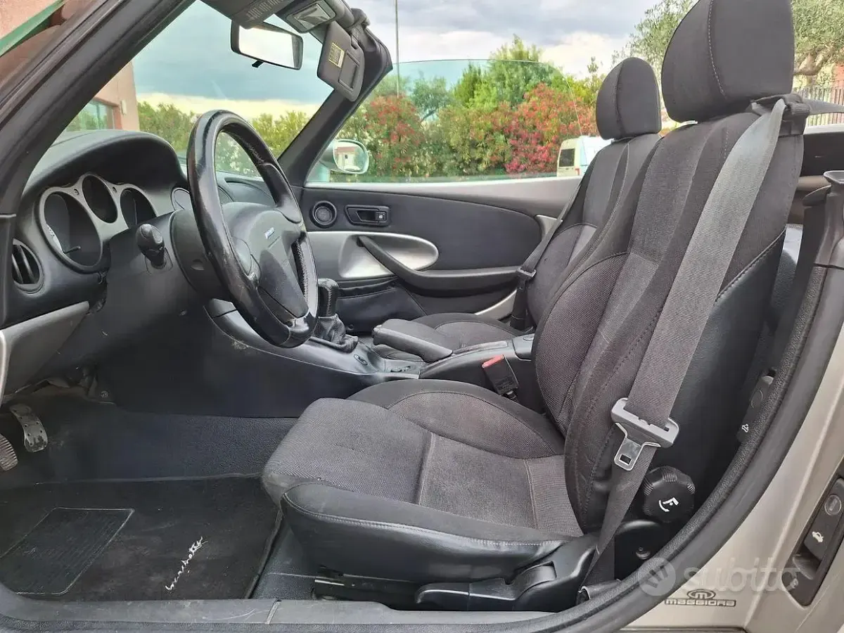 Usata Fiat Barchetta 131 CV (96 kW) 1999 Grigio Cabrio