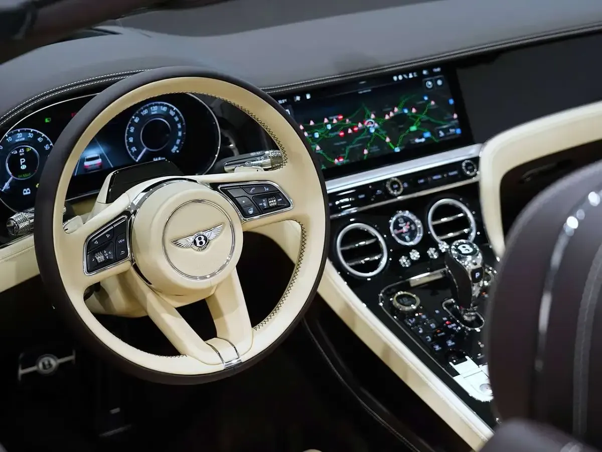 Nuova Bentley Continental 519 CV (381 kW) 2026 Brodgar Cabrio