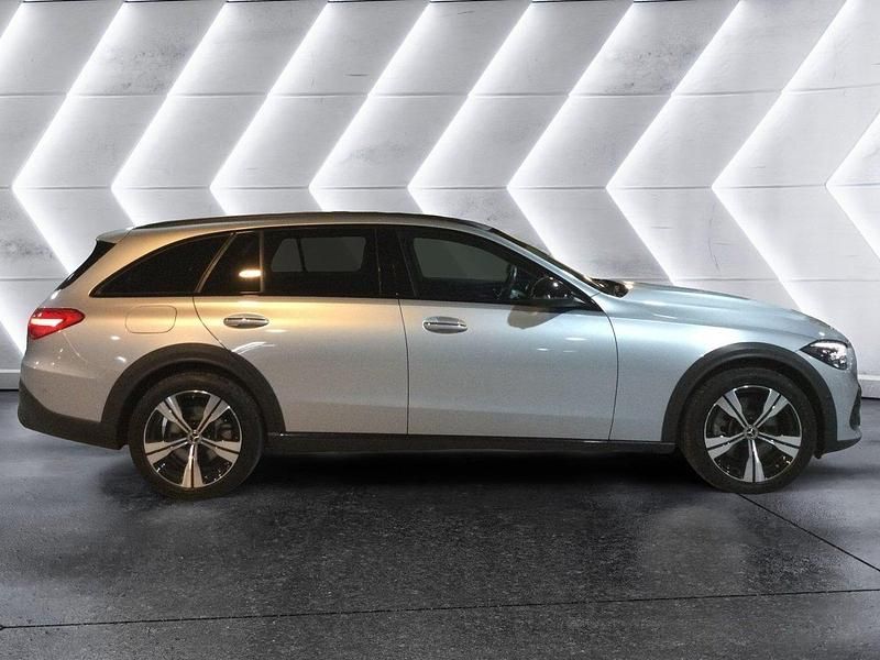 Usata Mercedes 220 Premium 200 CV (147 kW) 2024 Argento Station wagon