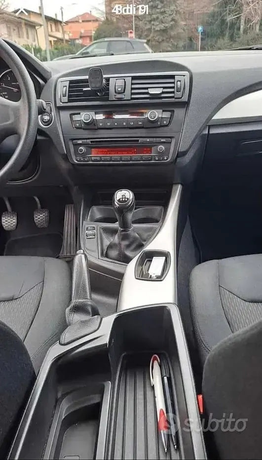 Usata BMW 118 143 CV (105 kW) 2011 Bianco Utilitaria