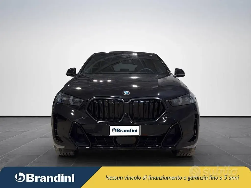 Usata BMW X6 M Sport 298 CV (219 kW) 2025 Black sapphire met. SUV