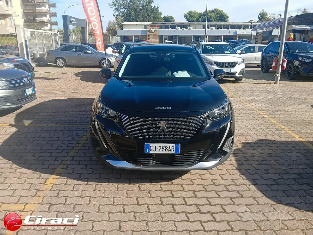 Usata Peugeot 2008 Allure 110 CV (80 kW) 2022 Nero SUV